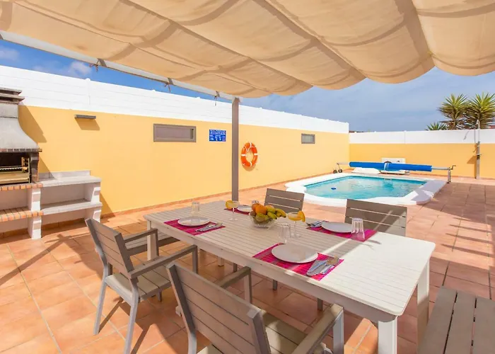 Villa Bella Lucia 3. Piscina Climatizada, Wifi, Bbq.