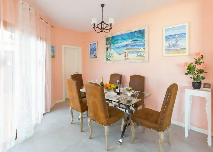 Villa Bella Lucia 3. Piscina Climatizada, Wifi, Bbq.